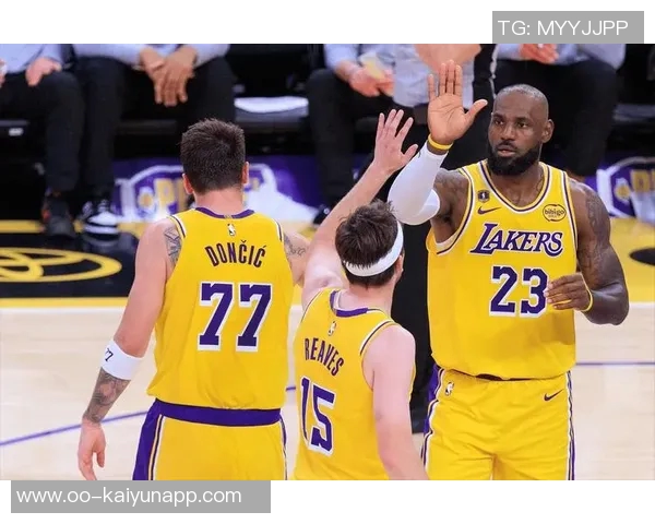 湖人如何在三分与防守的较量中逆转局势东詹双核能否重燃希望